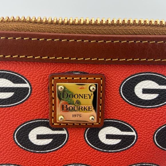 Dooney & Bourke University of Georgia Red  Black Logo Wristlet 8 x 4.5 - Picture 7 of 9